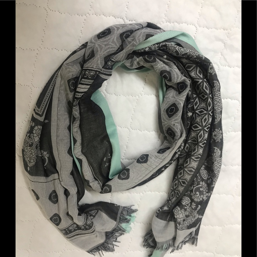 Vince Camuto Cotton Scarf /Shawl